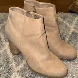 DV Nude Booties